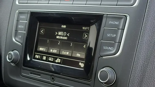 VOLKSWAGEN Polo -