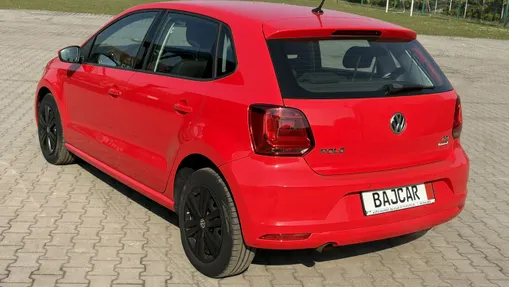 VOLKSWAGEN Polo -