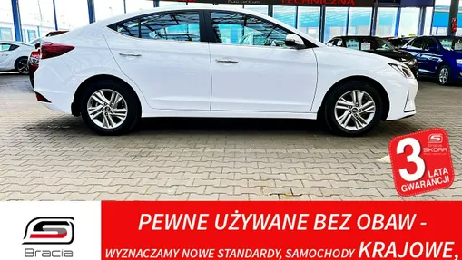 HYUNDAI Elantra -