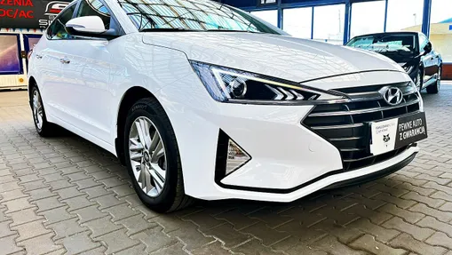 HYUNDAI Elantra -