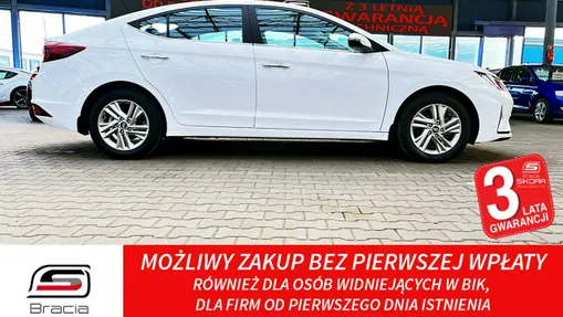 HYUNDAI Elantra -