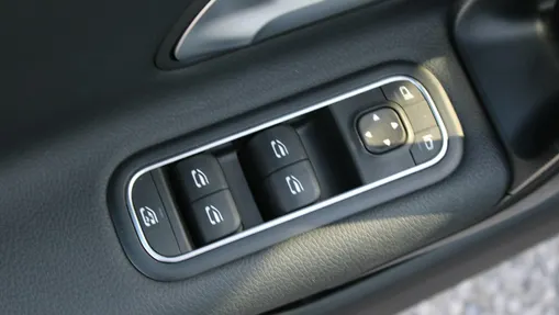 MERCEDES-BENZ CLA -