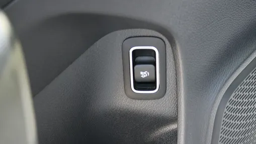 MERCEDES-BENZ CLA -