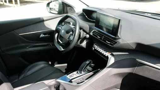 PEUGEOT 5008 -