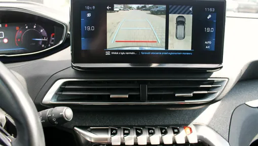 PEUGEOT 5008 -