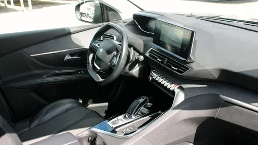 PEUGEOT 5008 -