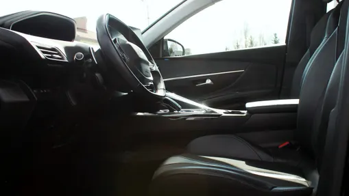 PEUGEOT 5008 -