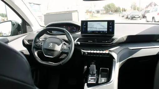 PEUGEOT 5008 -