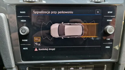 VOLKSWAGEN Golf -