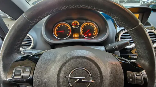 OPEL Corsa -