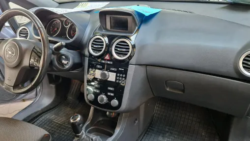 OPEL Corsa -