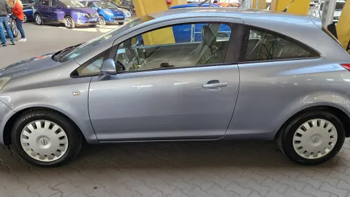 OPEL Corsa -