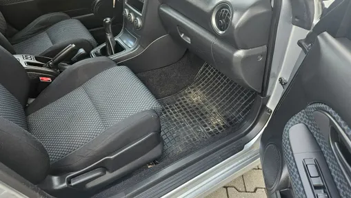 SUBARU Impreza -