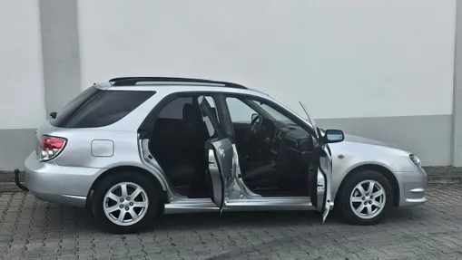 SUBARU Impreza -