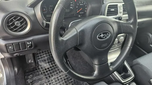 SUBARU Impreza -
