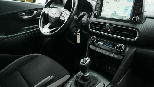 HYUNDAI Kona -