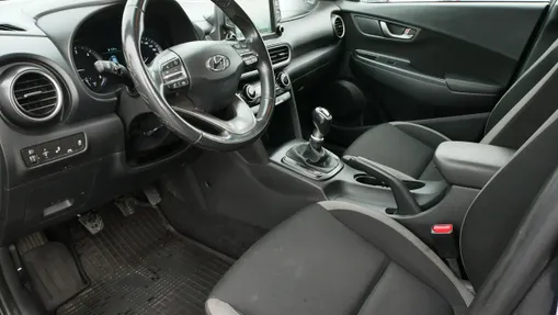 HYUNDAI Kona -