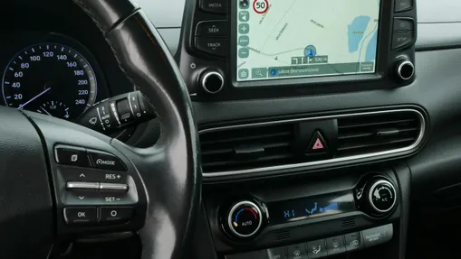 HYUNDAI Kona -