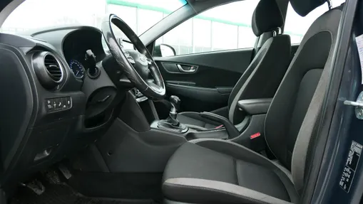 HYUNDAI Kona -