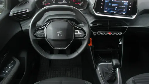 PEUGEOT 208 -