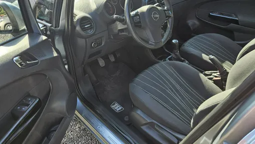 OPEL Corsa -