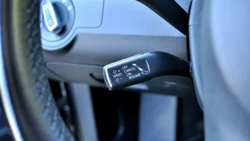 VOLKSWAGEN Passat -