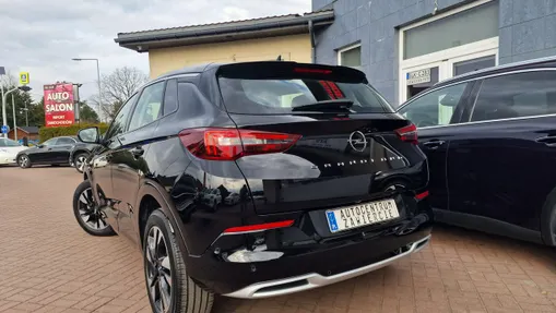 OPEL Grandland X -