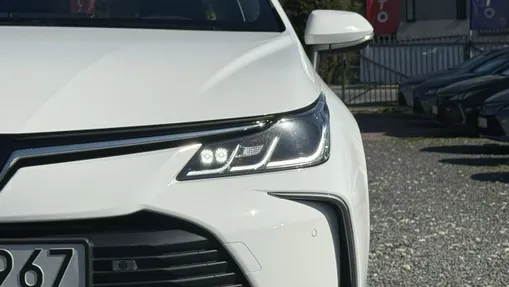 TOYOTA Corolla -