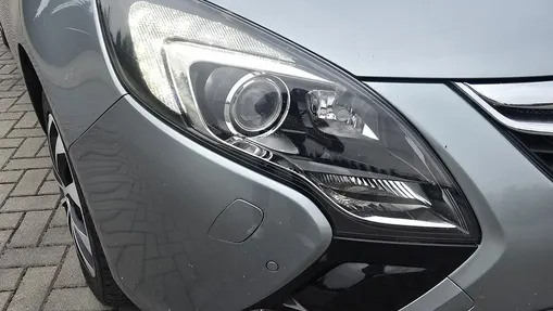 OPEL Zafira -