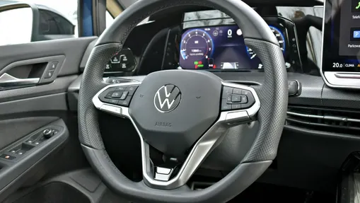 VOLKSWAGEN Golf -