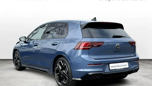 VOLKSWAGEN Golf -