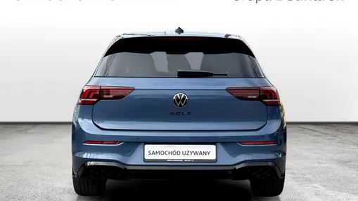 VOLKSWAGEN Golf -