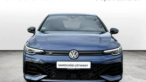 VOLKSWAGEN Golf -