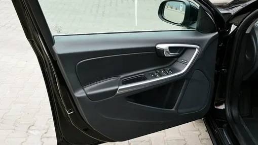 VOLVO S60 -