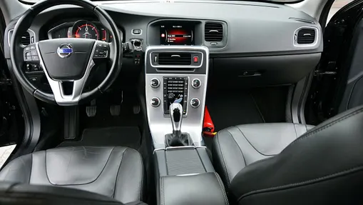 VOLVO S60 -