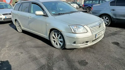 TOYOTA Avensis -