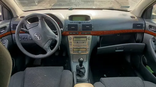TOYOTA Avensis -