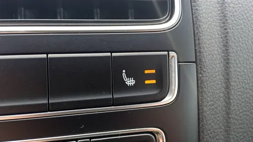 VOLKSWAGEN Polo -