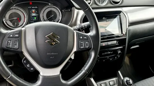 SUZUKI Vitara -