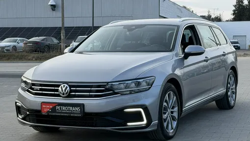 VOLKSWAGEN Passat -