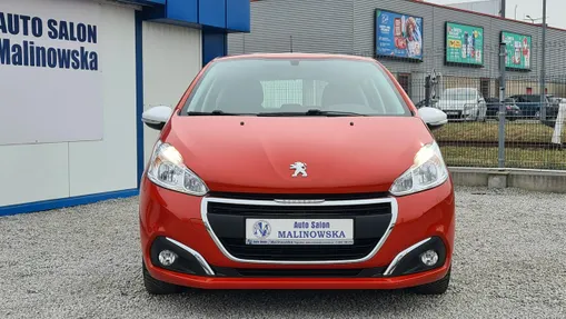 PEUGEOT 208 -