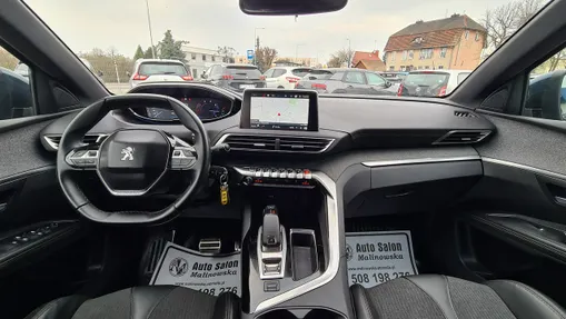 PEUGEOT 5008 -