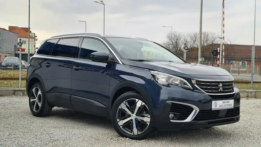PEUGEOT 5008 -