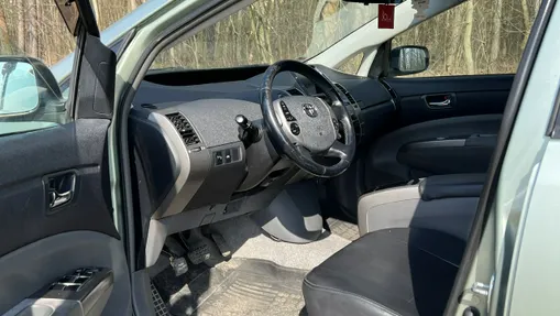 TOYOTA Prius -