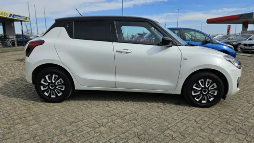 SUZUKI Swift -