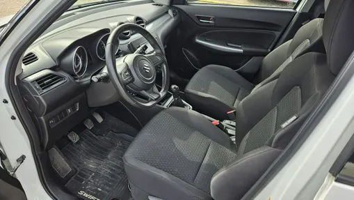 SUZUKI Swift -