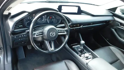 MAZDA 3 -