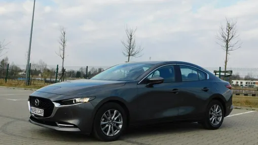 MAZDA 3 -