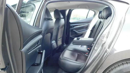 MAZDA 3 -
