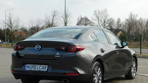 MAZDA 3 -